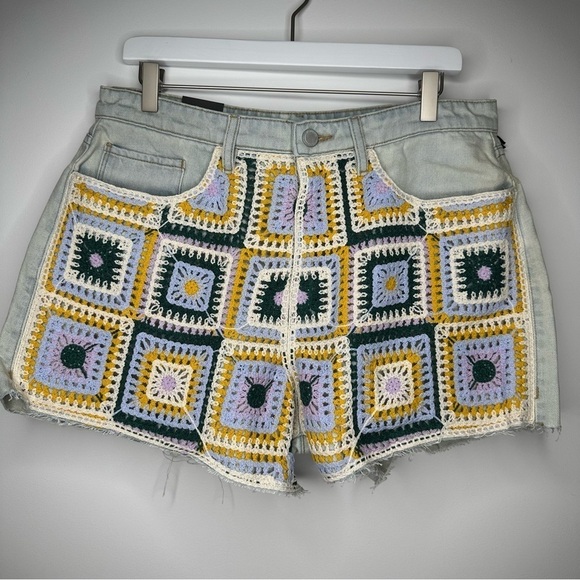 BLANKNYC Crochet Front Cutoff Denim Shorts Size 31 NWT - Picture 4 of 13